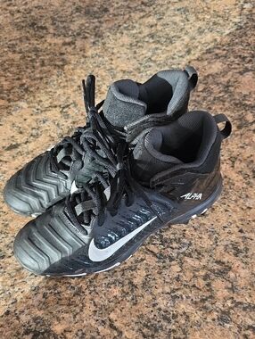 Nike Kids Black Football Cleats Size 6Y